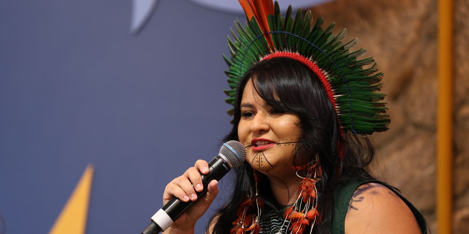 vozes-indigenas-ganham-projecao-na-festa-literaria-de-paraty