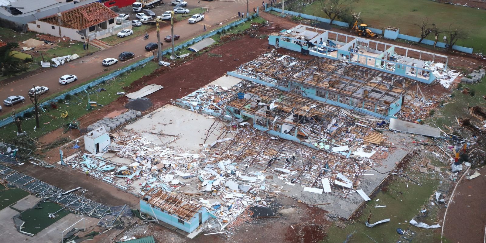 numero-de-feridos-chega-a-750-apos-passagem-de-tornado-pelo-parana