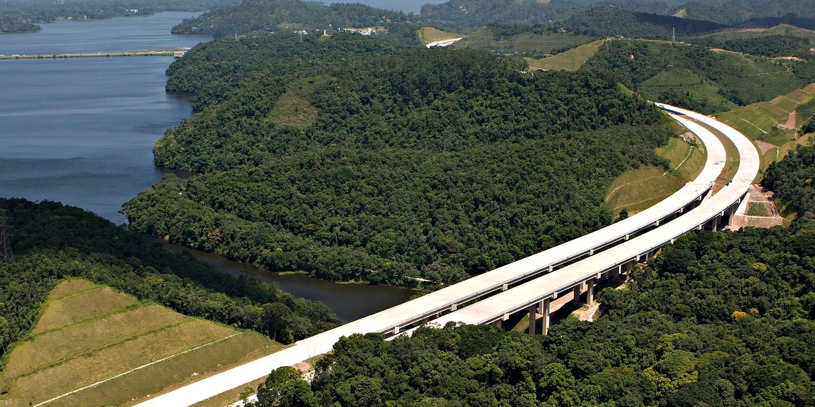 caminhao-interdita-rodoanel-em-sao-paulo-e-pm-e-acionada