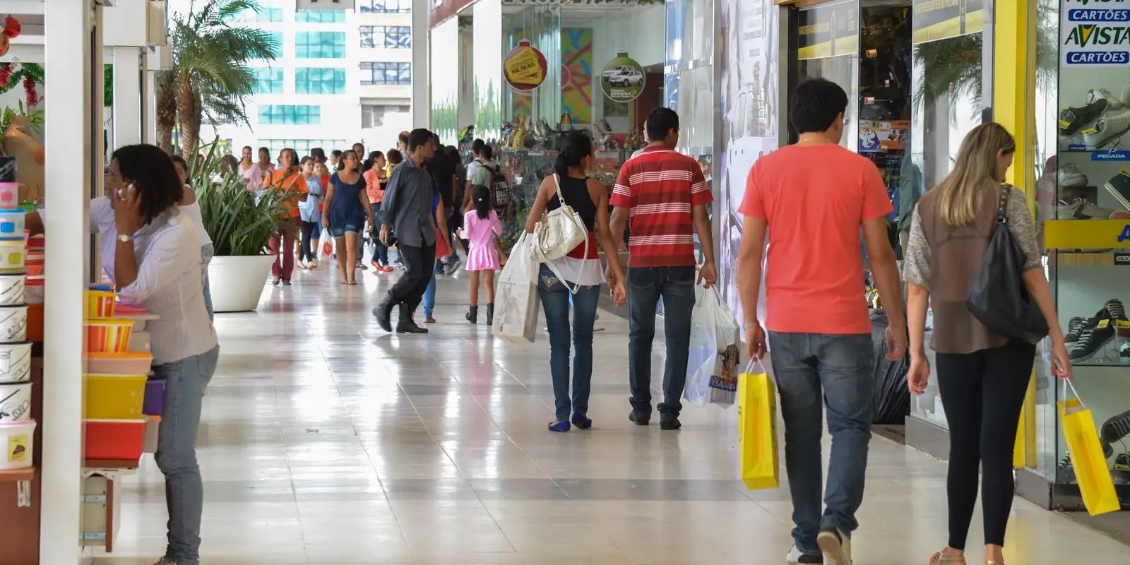 vendas-no-comercio-caem-0,3%-em-setembro;-quinta-queda-em-seis-meses