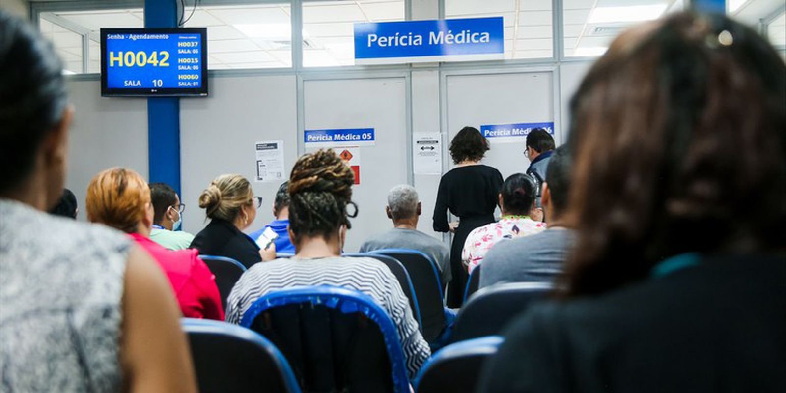 inss-cria-comite-para-reduzir-fila-de-2,8-milhoes-de-pedidos