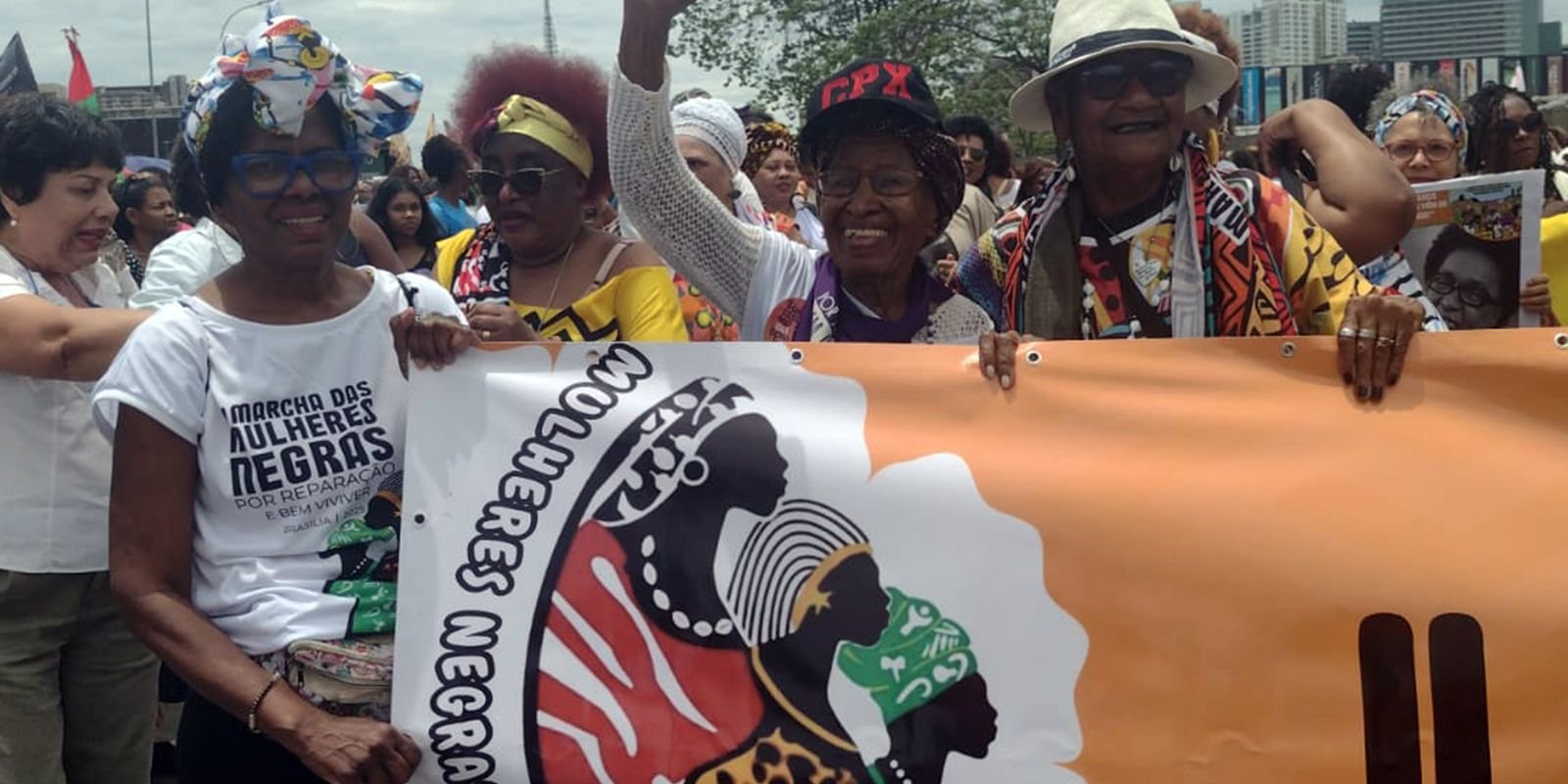 centenarias-em-marcha:-mulheres-negras-mostram-forca-do-movimento