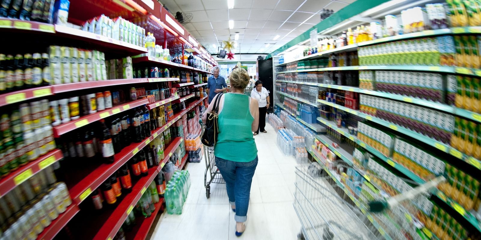 preco-da-cesta-basica-de-alimentos-cai-em-24-capitais,-diz-pesquisa