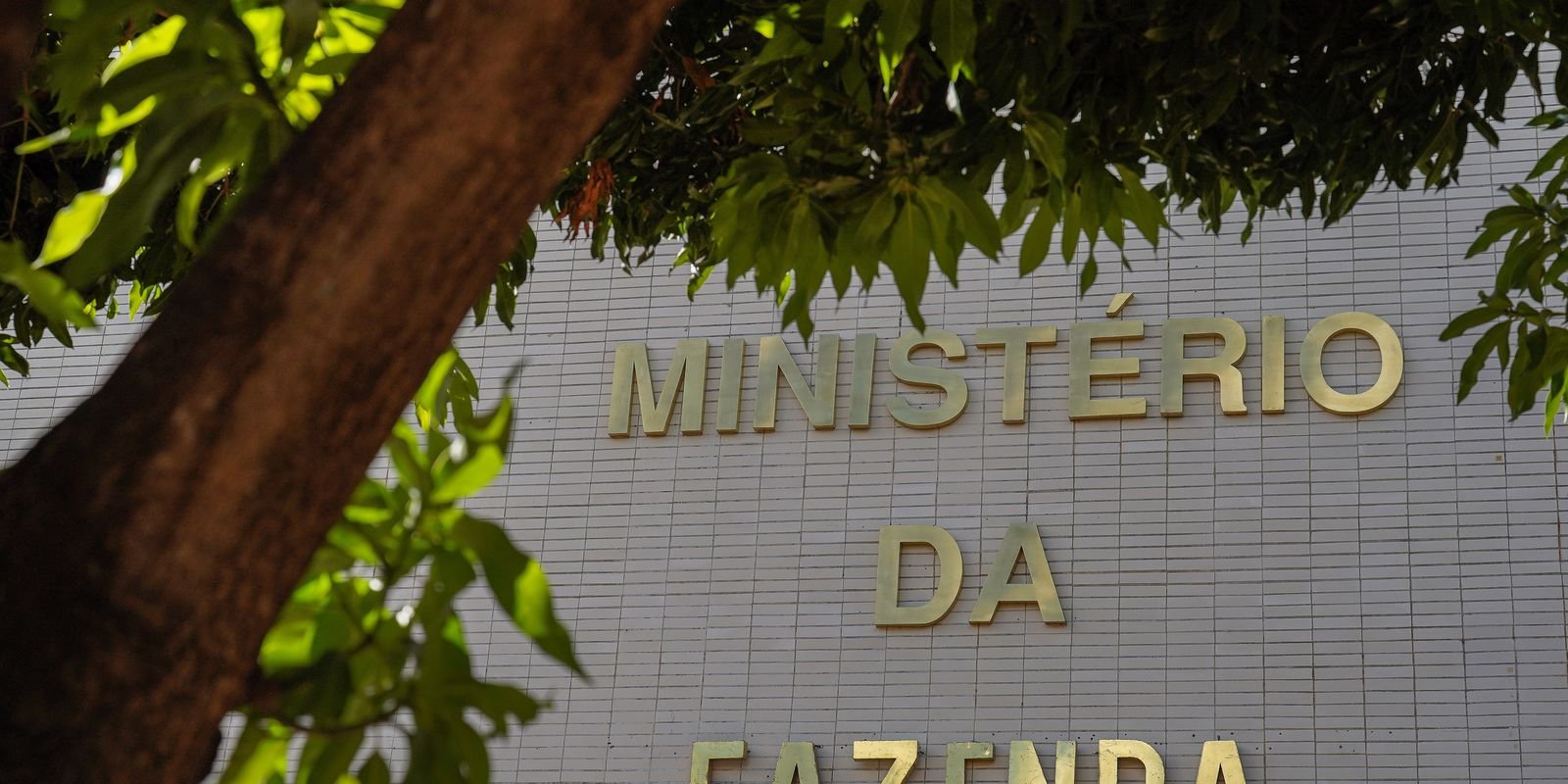 estatais-federais-em-dificuldade-poderao-pedir-aportes-da-uniao