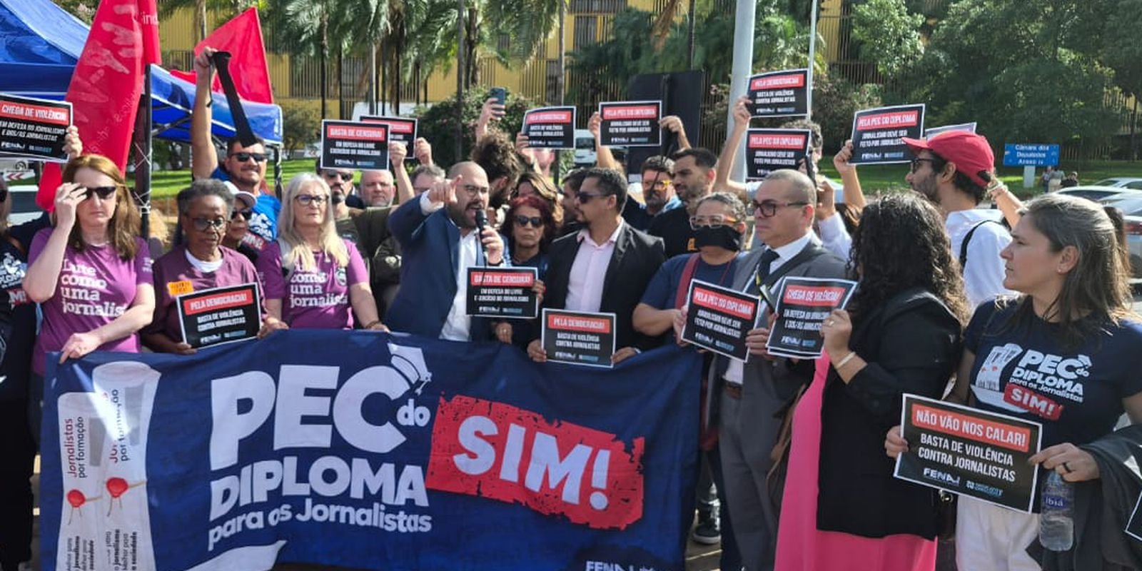 entidades-condenam,-em-audiencia-no-senado,-cerceamento-a-jornalistas
