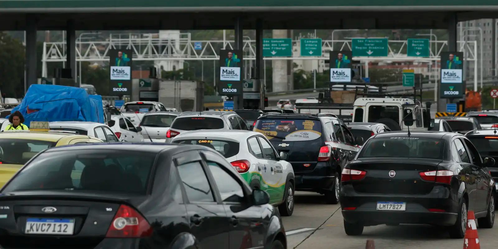 andarilho-invade-ponte-rio-niteroi-e-causa-confusao-no-transito