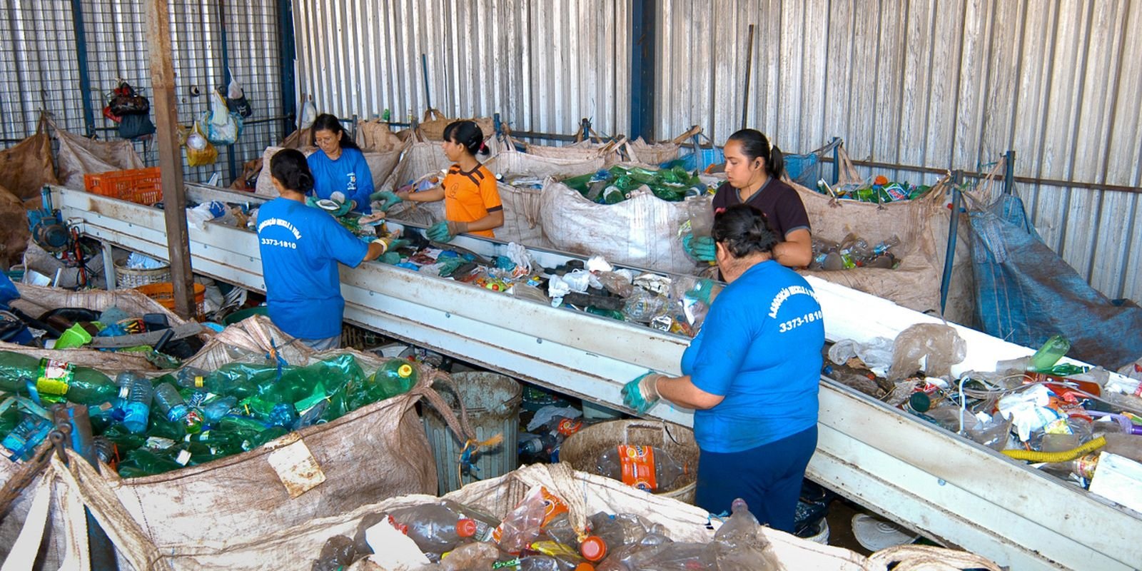 plasticos-nao-reciclaveis-geram-perdas-e-sobrecarga-a-catadores-no-rio