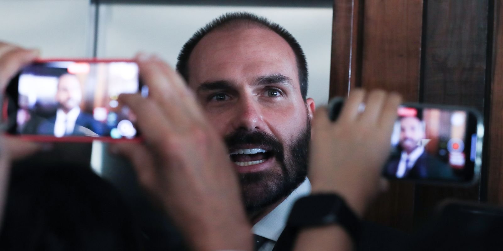 pf-determina-retorno-imediato-de-eduardo-bolsonaro-a-cargo-de-escrivao