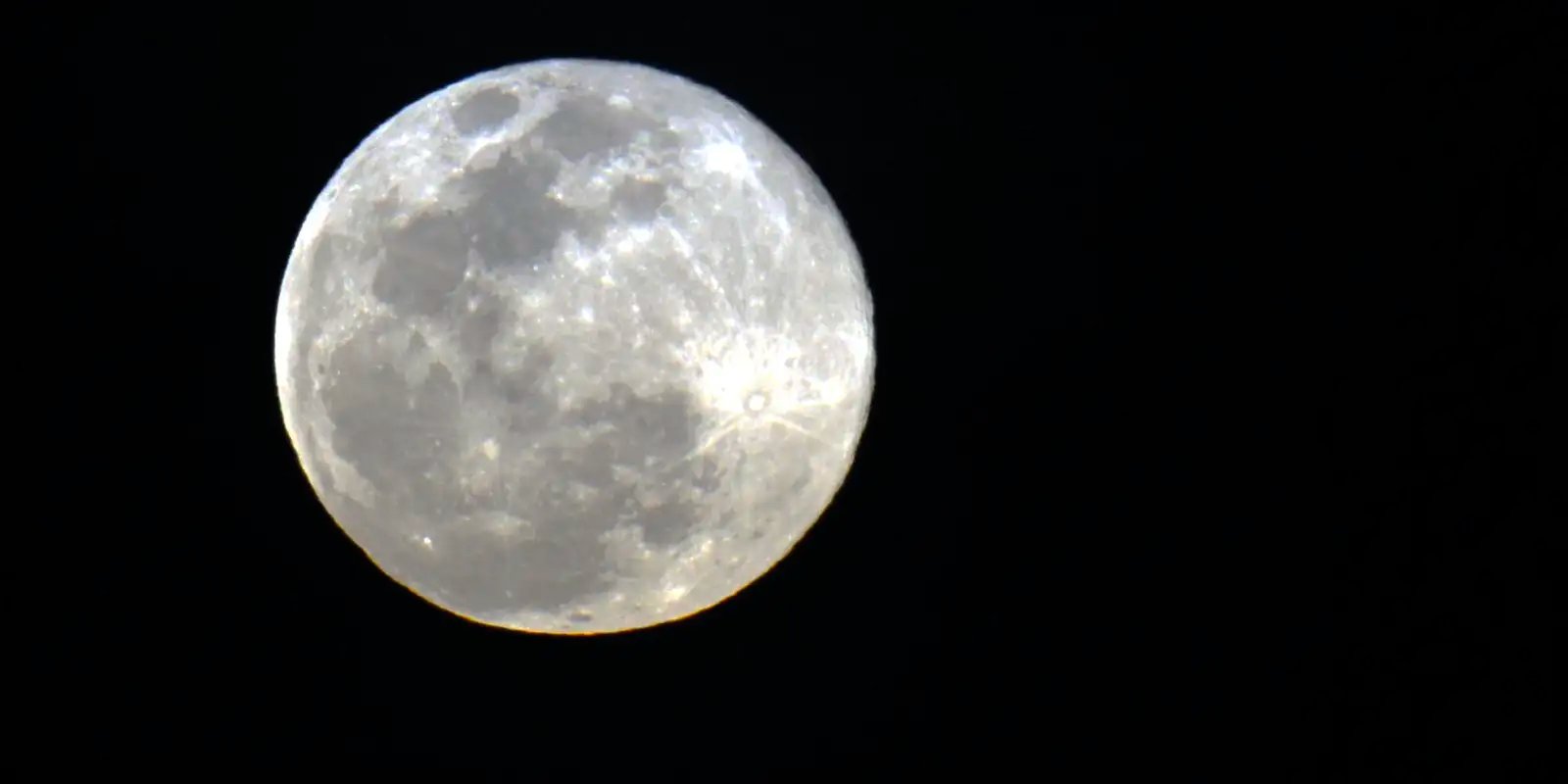 primeira-superlua-de-2026-pode-ser-vista-neste-sabado-(03)