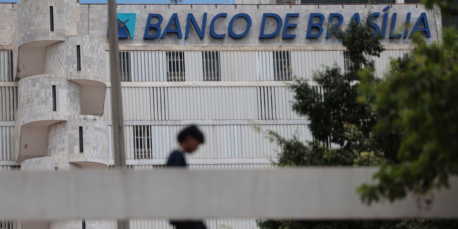 brb-descarta-risco-de-intervencao-e-estuda-vender-ativos-do-master