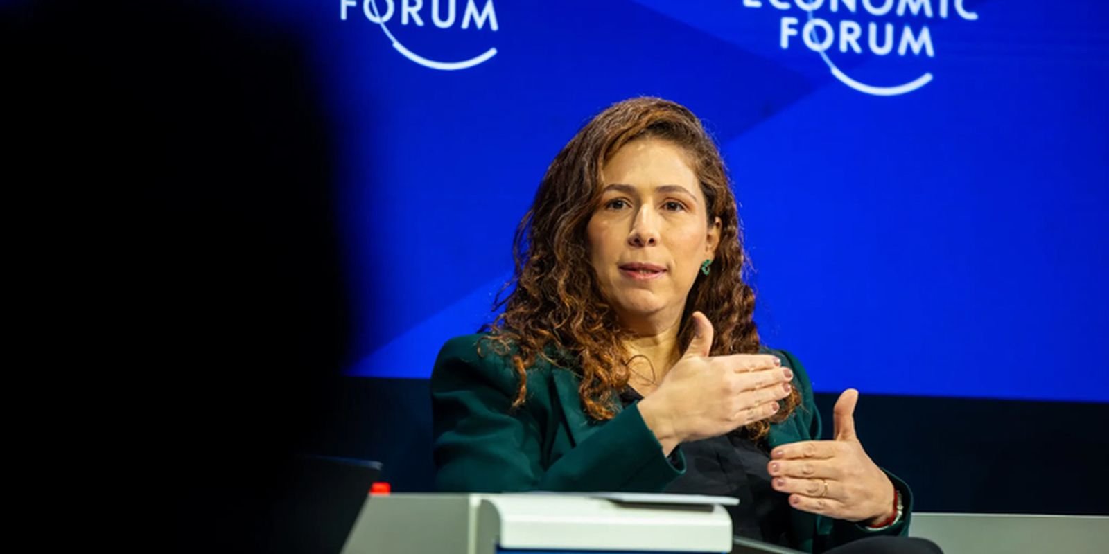 em-davos,-esther-dweck-defende-integracao-da-america-latina