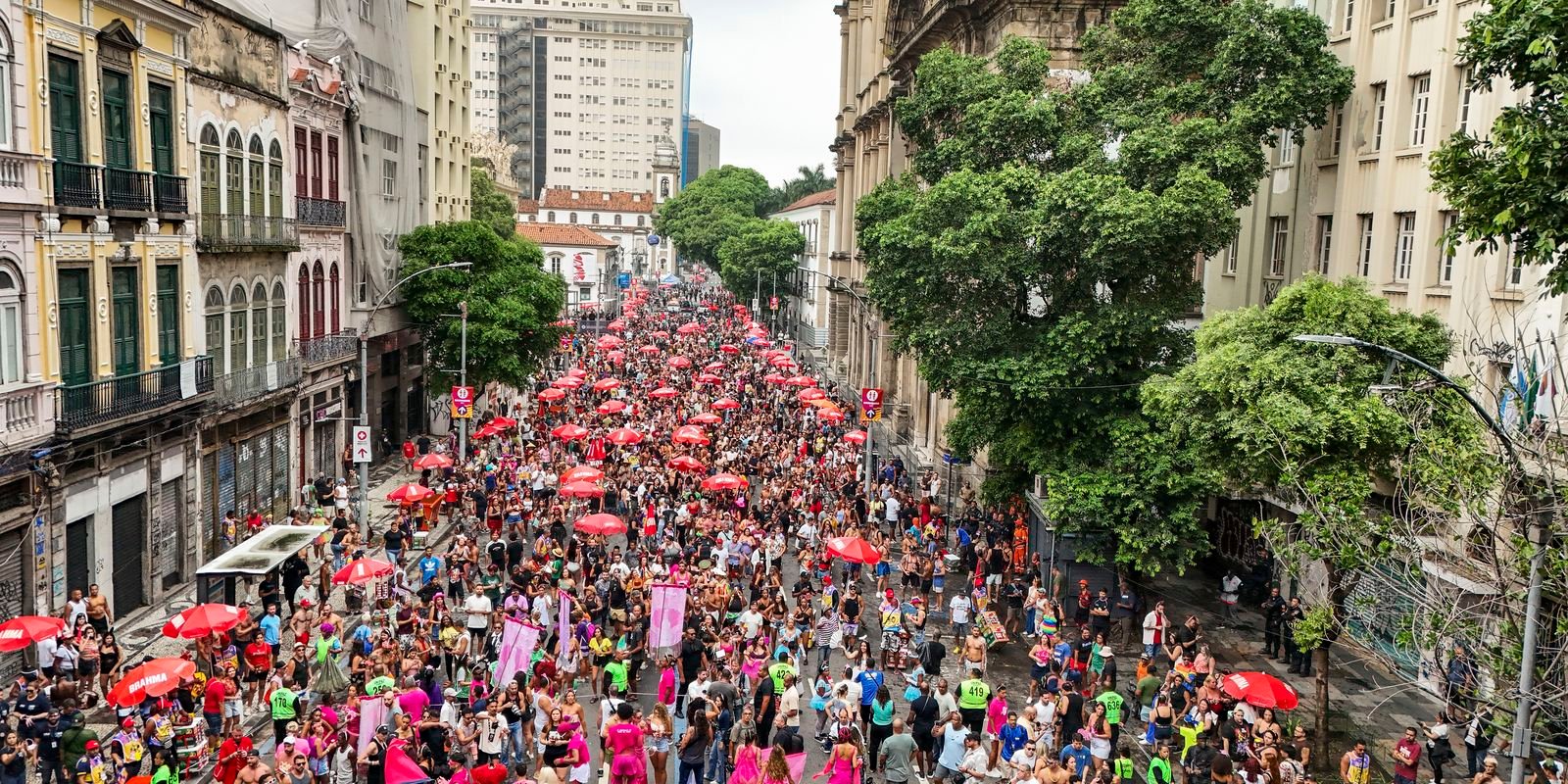 bloco-da-lexa-atrai-folioes-para-o-circuito-preta-gil-no-centro-do-rio