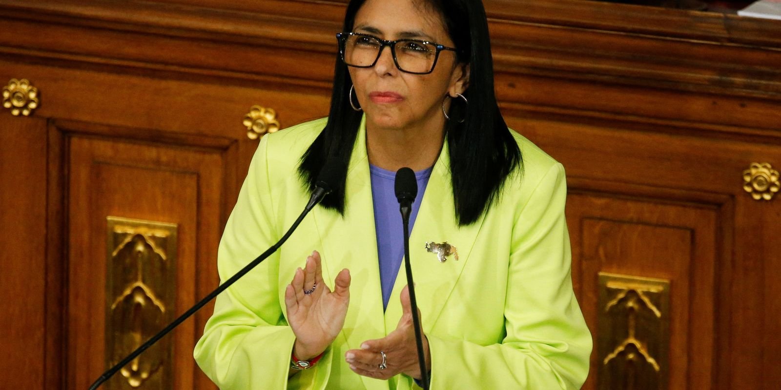 “basta-de-ordens-de-washington”,-diz-presidente-interina-da-venezuela