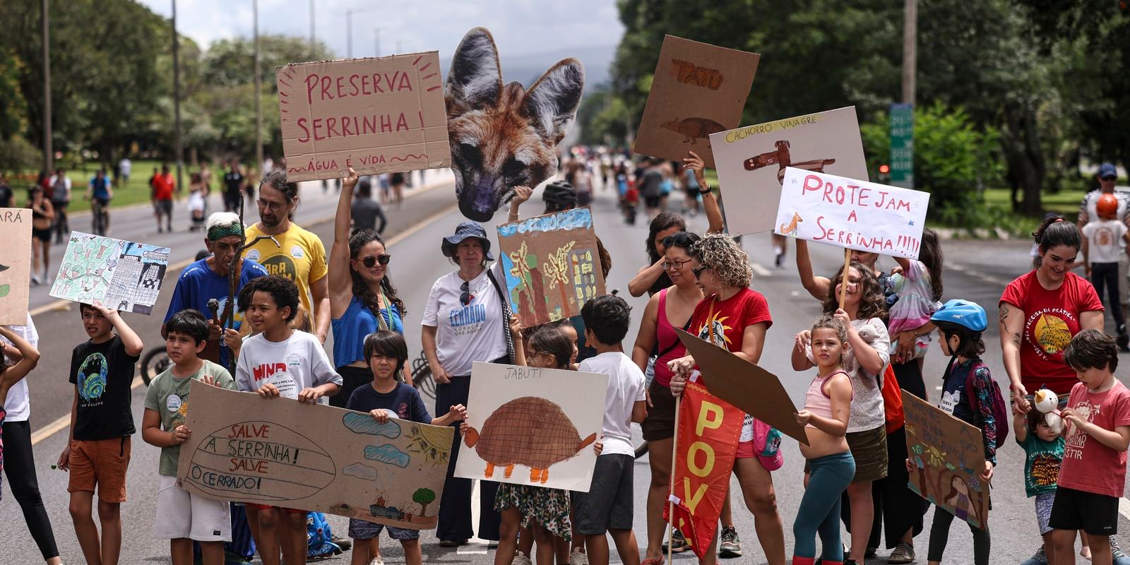 protesto-pede-retirada-de-area-ambiental-do-projeto-de-socorro-ao-brb