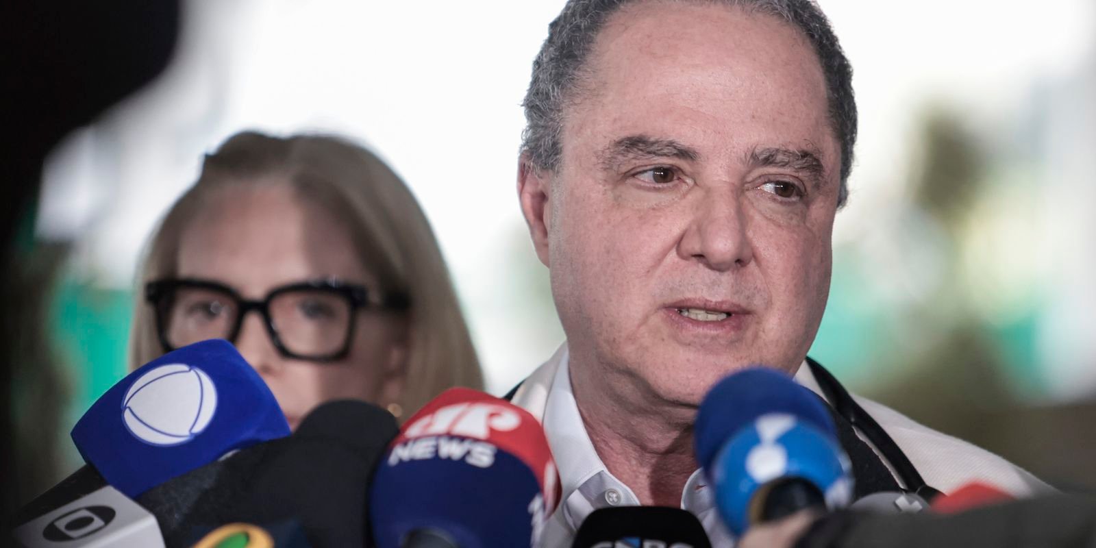 medico-diz-que-lula-retirou-lesao-e-deve-repousar-nos-proximos-dias