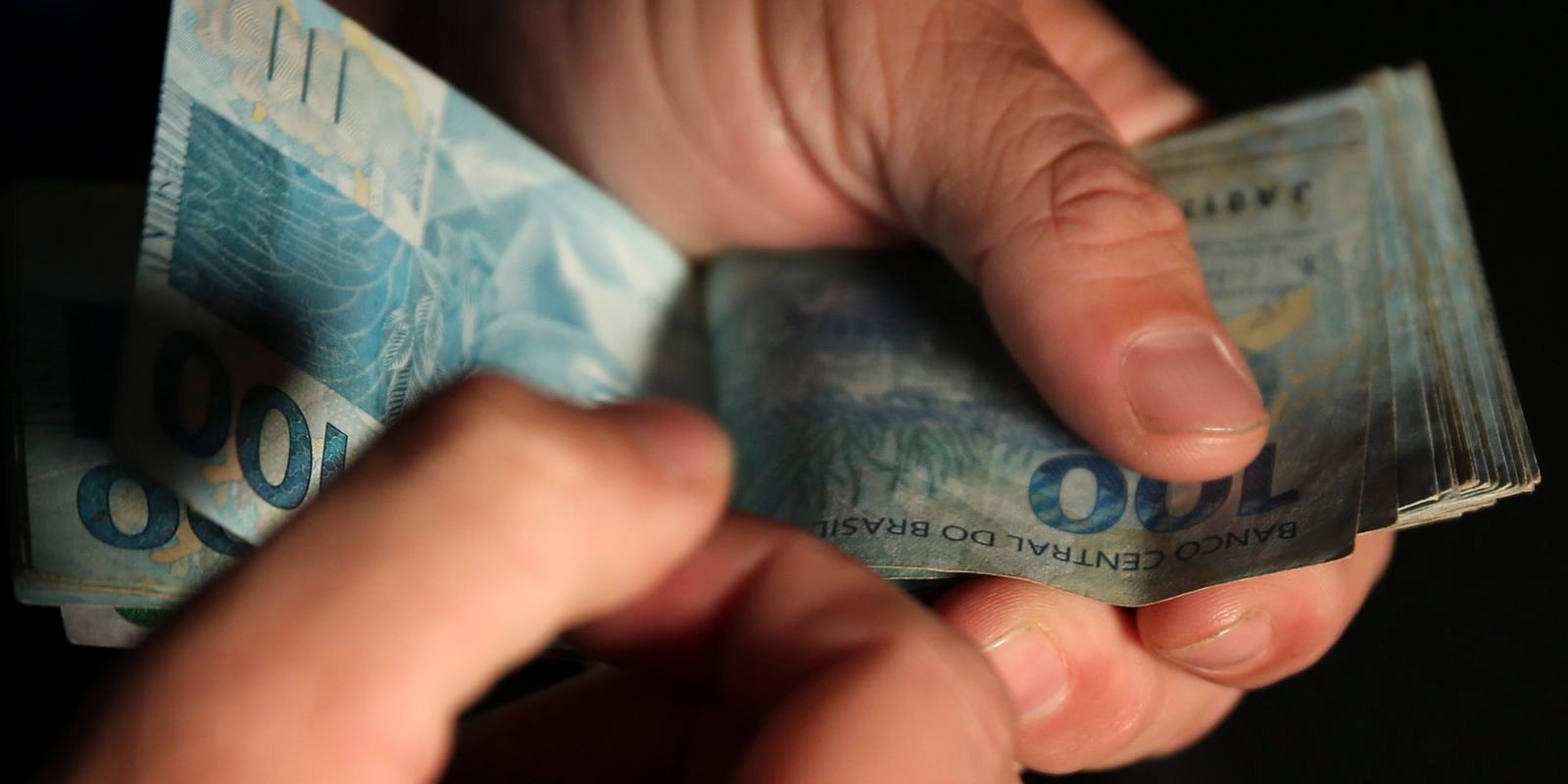 salario-medio-do-trabalhador-amplia-recorde-e-chega-a-r$-3.722