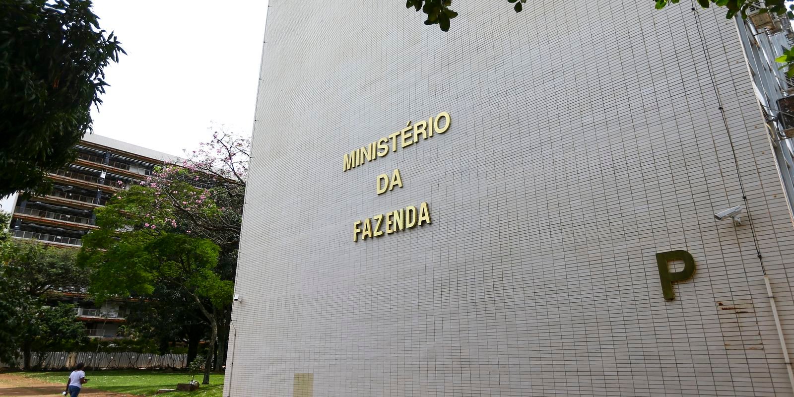 reforma-tributaria:-governo-regulamenta-cobranca-da-cbs-e-do-ibs